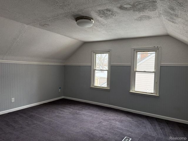 24440 New York Street, Dearborn, MI 48124