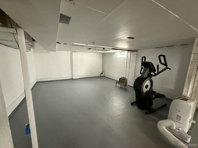 24440 New York Street, Dearborn, MI 48124