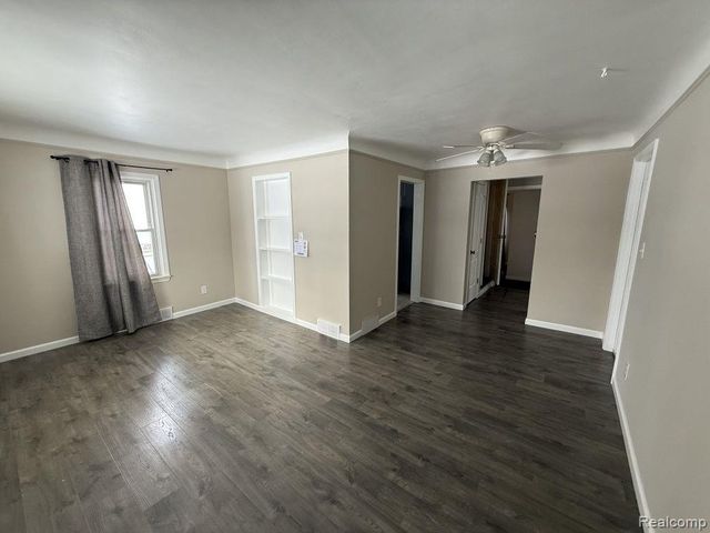 24440 New York Street, Dearborn, MI 48124