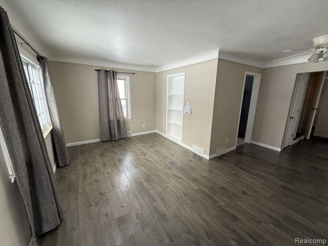 24440 New York Street, Dearborn, MI 48124