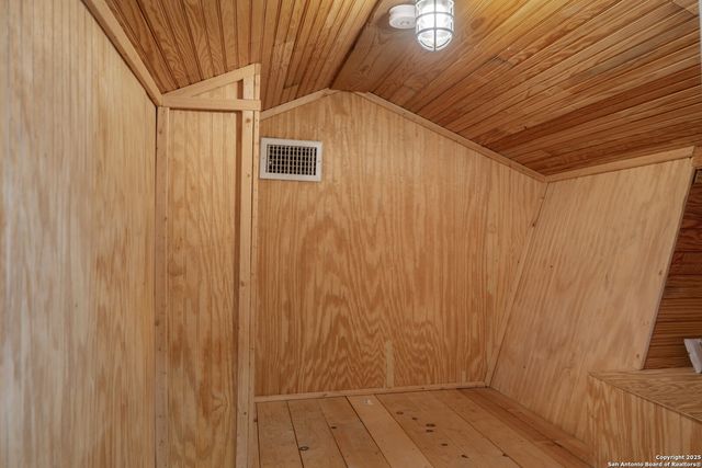 87 Roundup Dr, Castle Hills, TX 78213