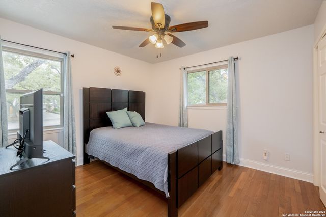 87 Roundup Dr, Castle Hills, TX 78213