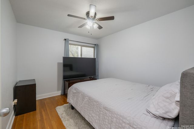 87 Roundup Dr, Castle Hills, TX 78213