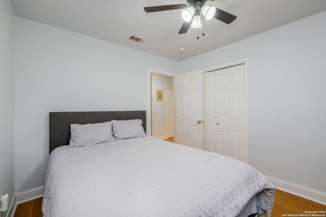 87 Roundup Dr, Castle Hills, TX 78213