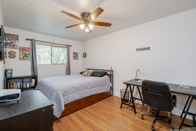 87 Roundup Dr, Castle Hills, TX 78213