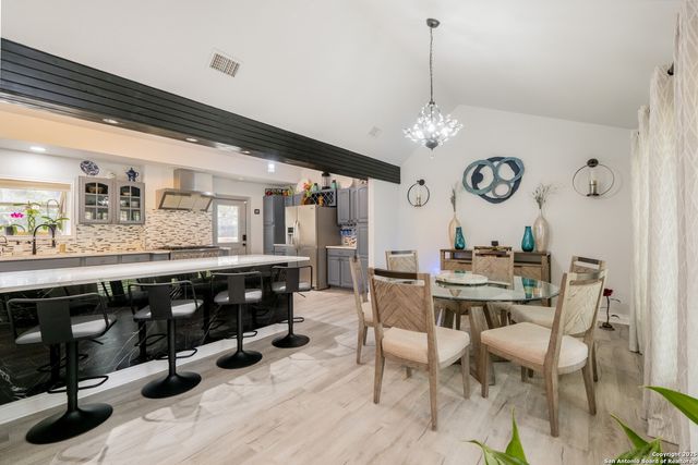 87 Roundup Dr, Castle Hills, TX 78213