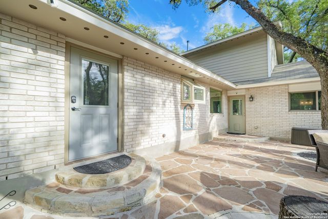 87 Roundup Dr, Castle Hills, TX 78213