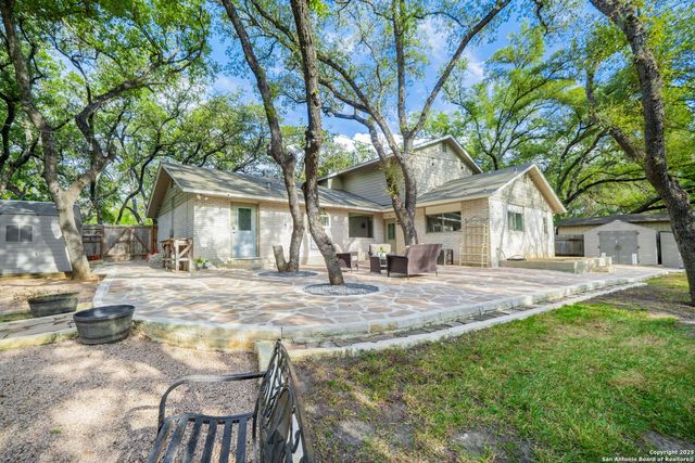 87 Roundup Dr, Castle Hills, TX 78213