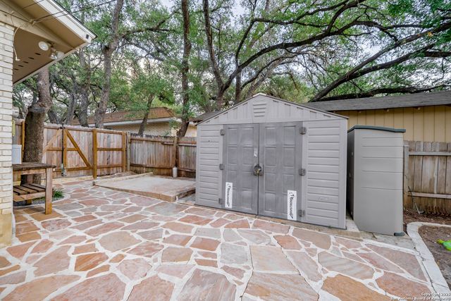 87 Roundup Dr, Castle Hills, TX 78213