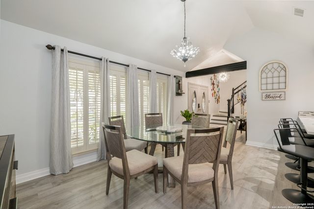 87 Roundup Dr, Castle Hills, TX 78213