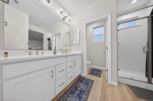 9476 Del Seis Dr, Sacramento, CA 95829