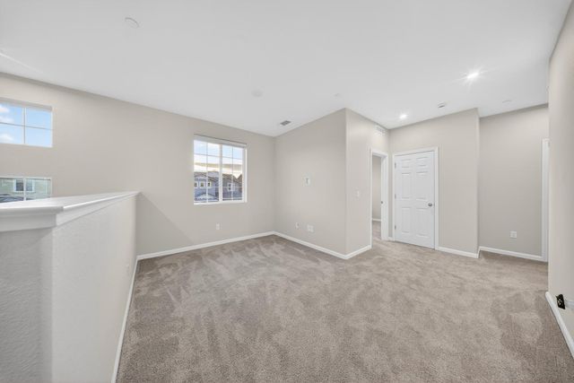 9476 Del Seis Dr, Sacramento, CA 95829