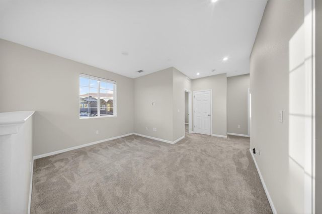 9476 Del Seis Dr, Sacramento, CA 95829