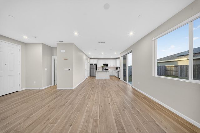 9476 Del Seis Dr, Sacramento, CA 95829