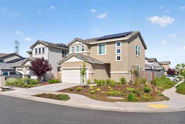 9476 Del Seis Dr, Sacramento, CA 95829
