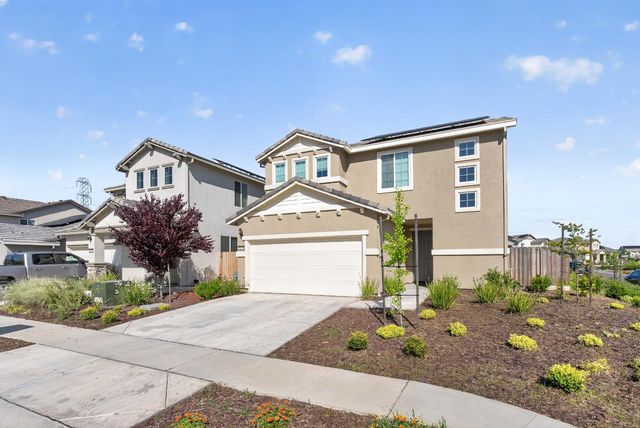 9476 Del Seis Dr, Sacramento, CA 95829