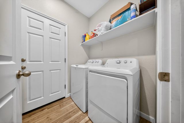 9476 Del Seis Dr, Sacramento, CA 95829