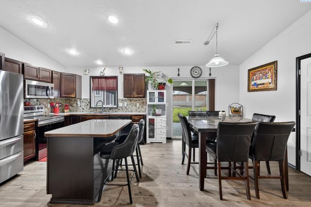 3605 Estrella Dr, Pasco, WA 99301