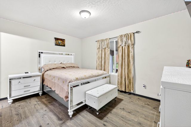 3605 Estrella Dr, Pasco, WA 99301