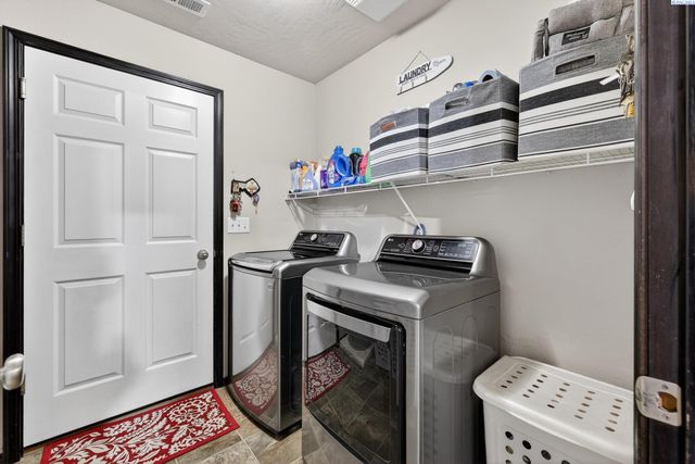 3605 Estrella Dr, Pasco, WA 99301