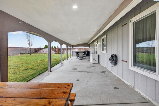 3605 Estrella Dr, Pasco, WA 99301
