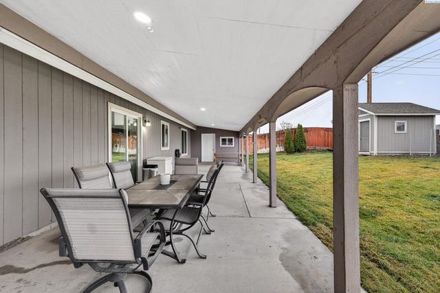 3605 Estrella Dr, Pasco, WA 99301