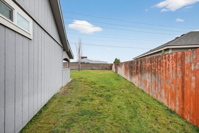 3605 Estrella Dr, Pasco, WA 99301