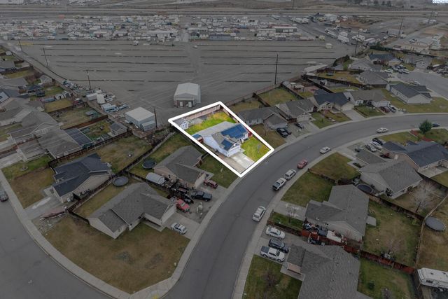 3605 Estrella Dr, Pasco, WA 99301