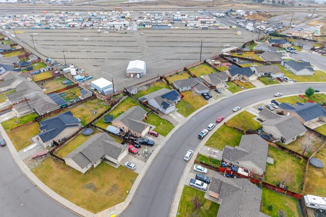 3605 Estrella Dr, Pasco, WA 99301