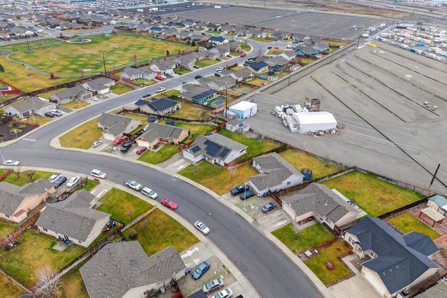 3605 Estrella Dr, Pasco, WA 99301