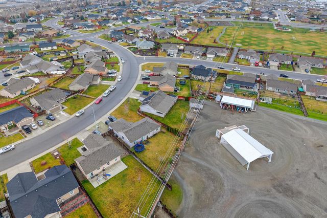 3605 Estrella Dr, Pasco, WA 99301