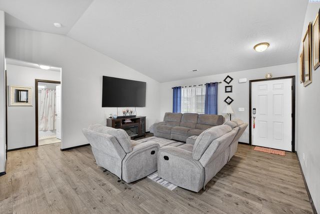 3605 Estrella Dr, Pasco, WA 99301