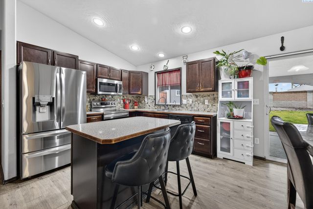 3605 Estrella Dr, Pasco, WA 99301