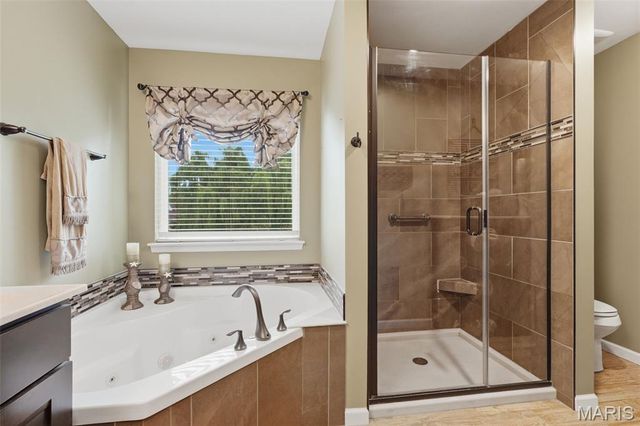28 Seabiscuit Drive, St Charles, MO 63301