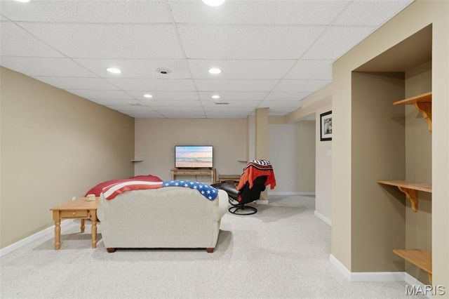 28 Seabiscuit Drive, St Charles, MO 63301
