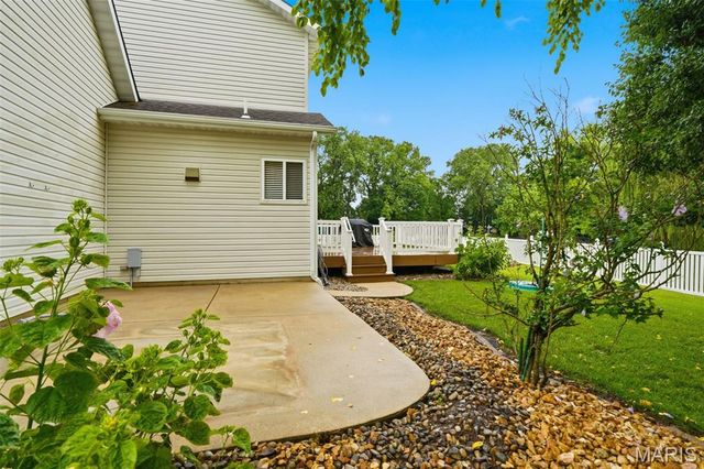 28 Seabiscuit Drive, St Charles, MO 63301