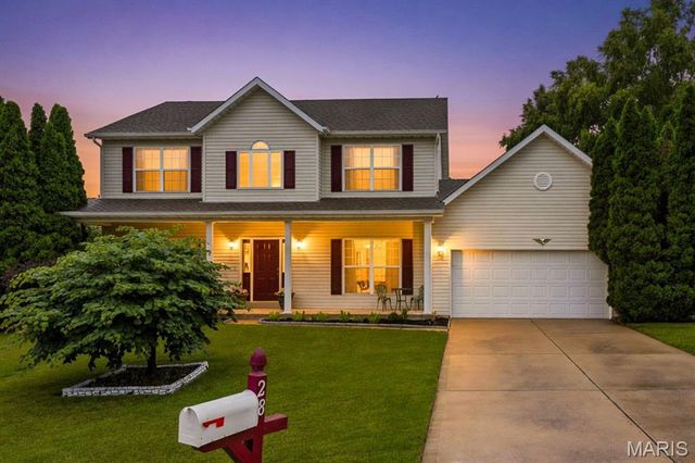 28 Seabiscuit Drive, St Charles, MO 63301