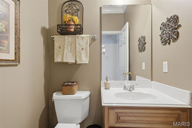 28 Seabiscuit Drive, St Charles, MO 63301