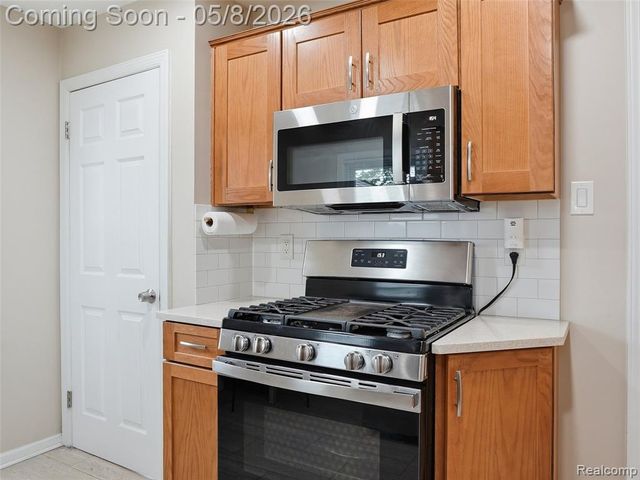 21604 Alger Street, Saint Clair Shores, MI 48080