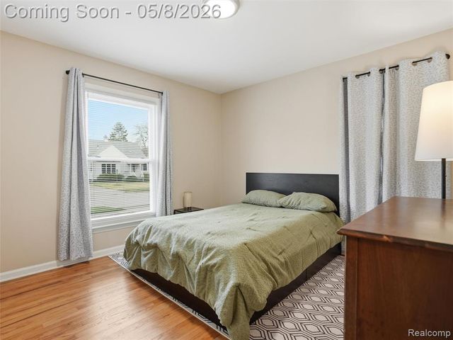 21604 Alger Street, Saint Clair Shores, MI 48080