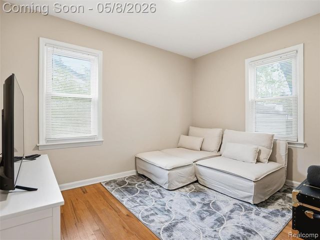 21604 Alger Street, Saint Clair Shores, MI 48080