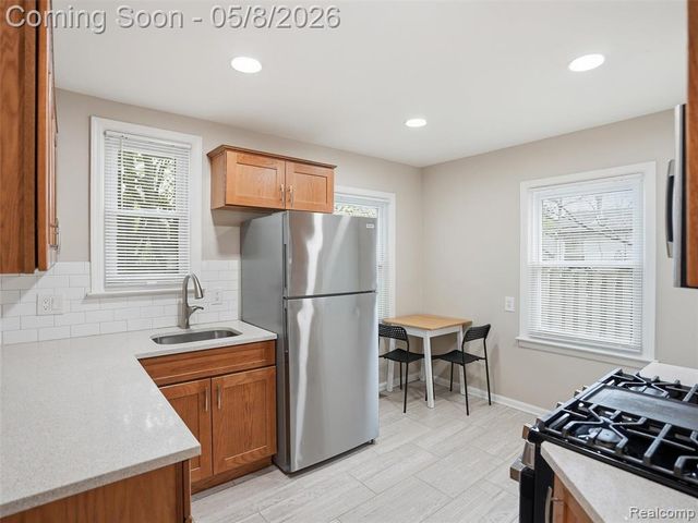 21604 Alger Street, Saint Clair Shores, MI 48080