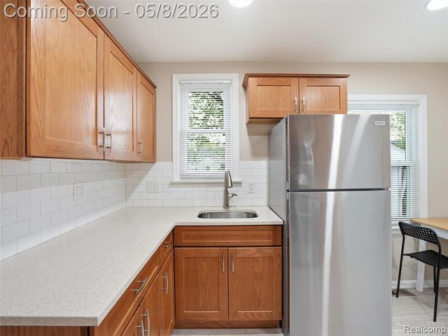 21604 Alger Street, Saint Clair Shores, MI 48080