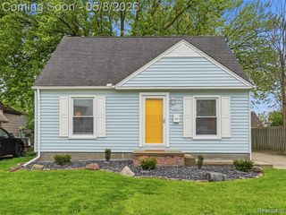 21604 Alger Street, Saint Clair Shores, MI 48080