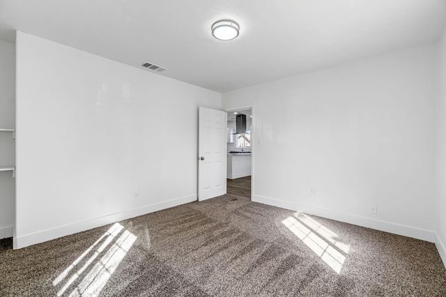 2559 E Clay Avenue, Fresno, CA 93701