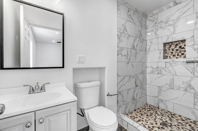 2559 E Clay Avenue, Fresno, CA 93701