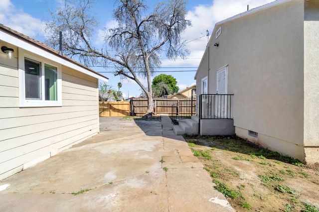 2559 E Clay Avenue, Fresno, CA 93701