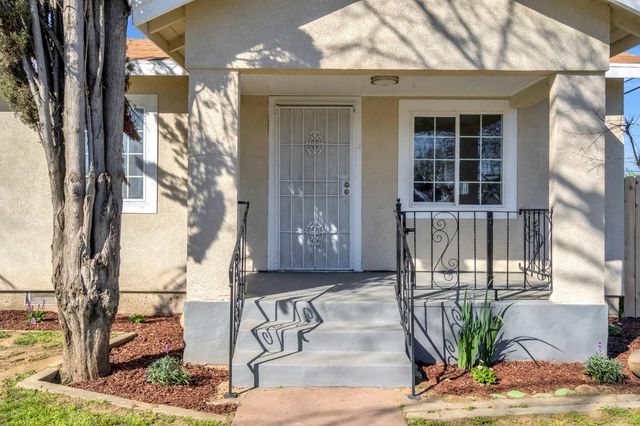 2559 E Clay Avenue, Fresno, CA 93701