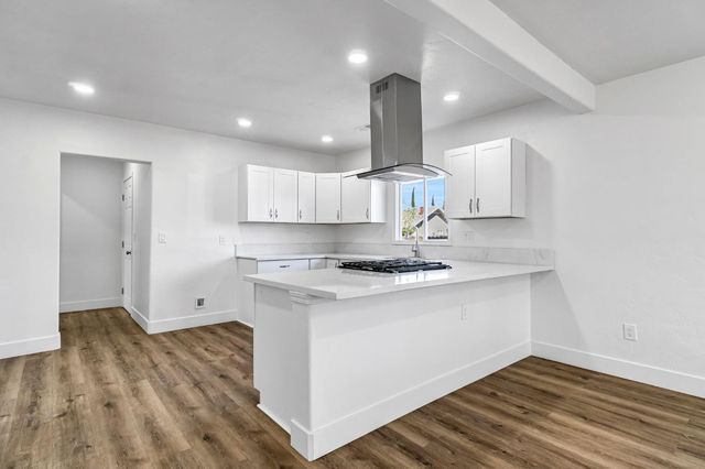 2559 E Clay Avenue, Fresno, CA 93701