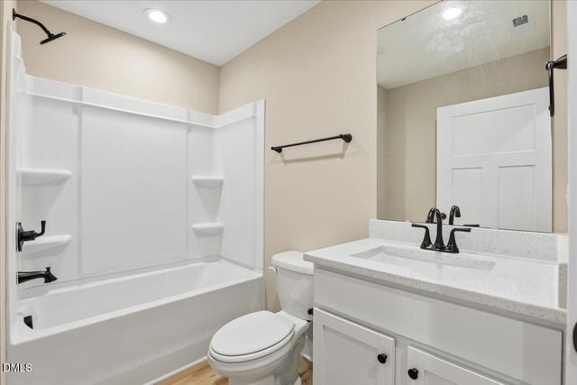 404 W James Street, La Grange, NC 28551